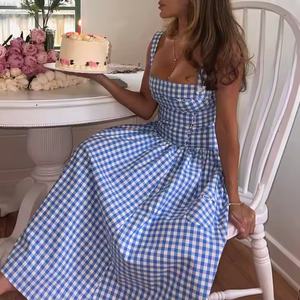 Elegante Vestido de Verano de Algodón para Mujer, Azul y Blanco a Cuadros, sin Mangas, con Cuello Halter, Ajustado, de Cintura Baja y Falda Acampanada en Línea A - Product Image 4