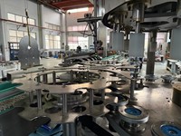 Machine d'étiquetage automatique à colle thermofusible rotative à grande vitesse pour bouteilles, boîtes métalliques, contenants, autocollants adhésifs