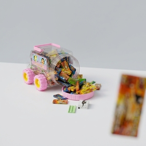 Caja de Almacenamiento con Forma de Bloques de Dibujos Animados SuperLoves, 2cm, Golosinas de Goma de Mascar con Sabor a Frutas, Envueltas Individualmente, 8g - Product Image 1