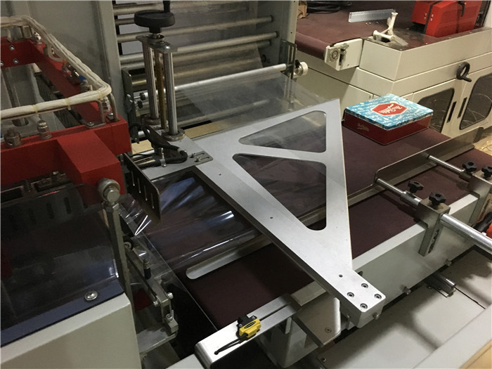 Thermoscellage automatique Machine D'emballage Rétractable par POF matériel, machine d'emballage thermorétractable fournisseur