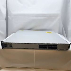 Commutateur réseau d'entreprise de niveau trois 9500 Series C9500-16X-E 16 ports 10 Gigabit Ethernet - Product Image 3