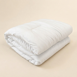Couette de luxe super douce en polyester 100% de taille King Size, chaude et confortable, avec surpiqûres - Product Image 4