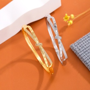 Heart Shape Micro Set Zircon <b>Bangle</b> Gold <b>Silver</b> Platinum Anniversary Jewelry Fashion <b>Bracelet</b> - Product Image 3