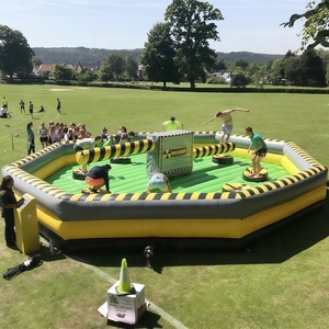 Oferta Especial: Juego Inflable para Exteriores Wipeout Meltdown Eliminator, Atracción Giratoria Last Man Standing para Alquiler en Eventos y Carnavales - Product Image 1
