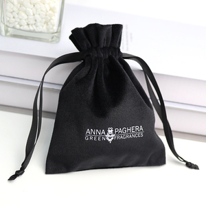 Bolsa de terciopelo negra de alta calidad con cordón, personalizable en tamaño y material, para zapatos, tacones altos, y embalaje de joyas. - Product Image 4