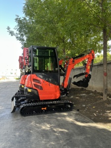 Mini Excavadora de 2.7 Toneladas con Cabina Cerrada, Hidráulica, con Certificación CE/EPA, en Venta - Product Image 2