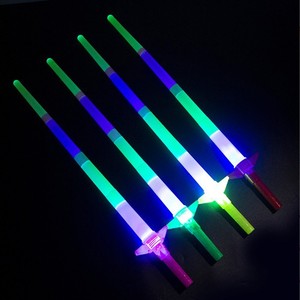 Cầu vồng laser thanh kiếm nối dài ánh sáng lên đồ chơi nhựa Telescopic <span class=keywords><strong>Flashing</strong></span> Wands Led Stick huỳnh quang Stick Prop cho lớn buổi hòa nhạc - Product Image 2