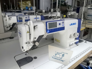 Machine à coudre industrielle JUKI DDL-8000A d'occasion, point noué, entraînement direct, coupe-fil automatique, prix au Sri Lanka et au Bangladesh - Product Image 1