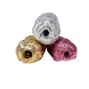 Fil fantaisie 100% polyester métallisé, style Fettuccini <span class=keywords><strong>Zpagetti</strong></span>, pour tissage de t-shirts, pelote de 200g - Product Image 2