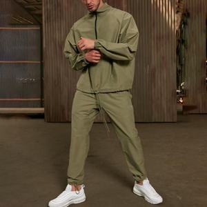 ชุดวอร์มกันลมแบบขายส่ง ชุดสตรีทแวร์แบบซิปครึ่งตัว ชุดวอร์มไนลอนแบบกำหนดเองสำหรับผู้ชาย ชุดกันลมสะท้อนแสงพร้อมโลโก้ - Product Image 2