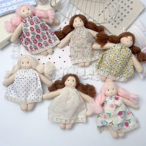 Porte-clés en tissu floral fait à la main pour fille, pendentif pour bébé, double usage, peluche moelleuse - Product Image 3