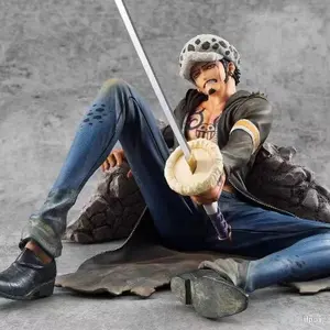 Figura de Anime de juguete de una pieza Trafalgar Law Fighting War Damage Trafalgar D Water Law PVC figura de acción juguetes modo muñeca regalo