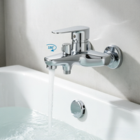 Robinet de douche monocommande en alliage de zinc poli au design moderne, avec cartouche céramique, idéal pour les salles de bain d'hôtels et d'appartements