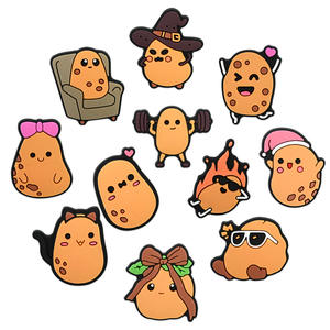 Breloques mignonnes en PVC pour Crocs, en forme de pommes de terre anthropomorphiques, pour la décoration des chaussures Crocs - Product Image 1