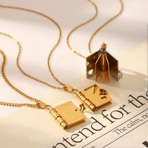 Collier long à breloques en acier inoxydable, plaqué or véritable 18 carats PVD, inaltérable, motif livre, pour femmes, hommes et filles - Product Image 2