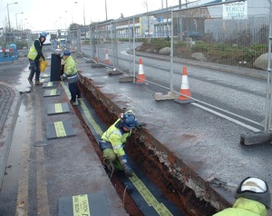 เทปเตือนภัยอะลูมิเนียมฟอยล์คุณภาพสูงที่สามารถตรวจจับได้ มีจำหน่ายเพื่อใช้สำหรับการเตือนภัยสายเคเบิลและท่อใต้ดิน - Product Image 6
