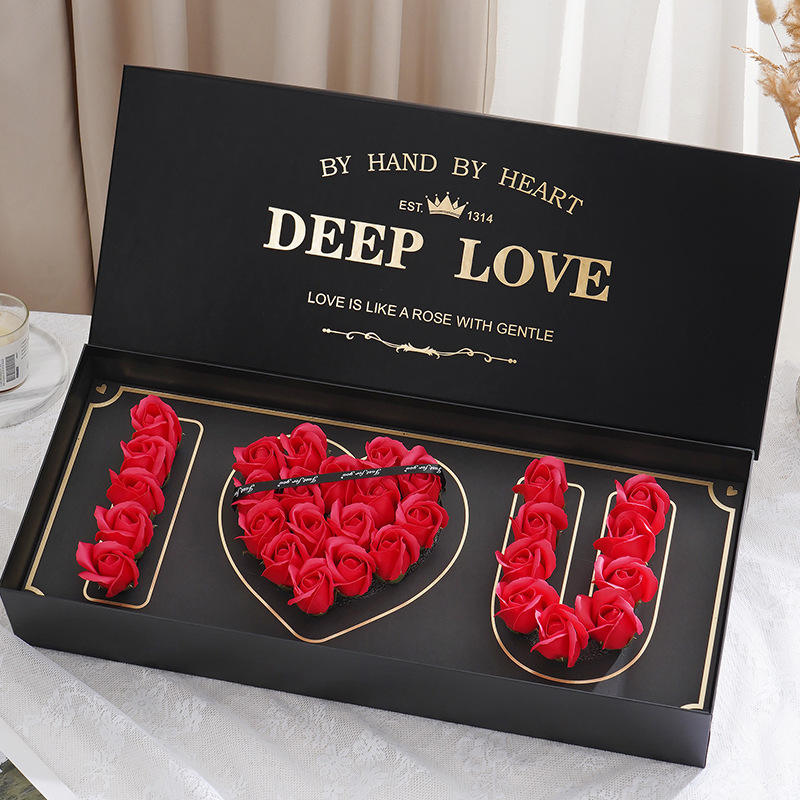 กล่องของขวัญสีดำพร้อมข้อความ "Heart Language Wish" + สีแดง