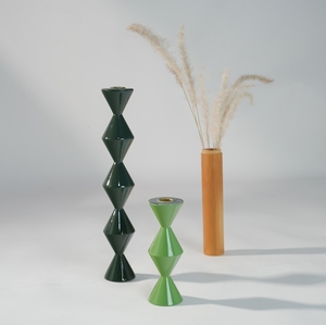 Porte-bougie chic en laque brillante, support à bougie conique en bois minimaliste et élégant pour une décoration esthétique de la pièce - Product Image 4