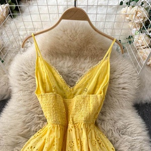 Robe décontractée de printemps, nouvelle collection, style déesse, à bretelles, dos nu, col sexy, motif floral ajouré, élégante et tendance - Product Image 5