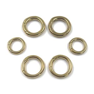 卸売スプリングキーリングスーツケースバッグハンドバッグハードウェアアクセサリースナップフックソリッドブラスラウンドメタルスプリングキーリングフック - Product Image 4