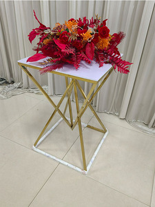 Arco DE BODA elegante personalizado Furun con base de mesa de metal dorado, estante de flores y estante para pasteles - Product Image 4