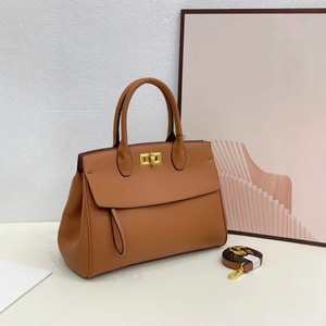 <span class=keywords><strong>Sac</strong></span> <span class=keywords><strong>à</strong></span> <span class=keywords><strong>main</strong></span> décontracté chic doublé polyester, nouvelle collection 2025, <span class=keywords><strong>sac</strong></span> <span class=keywords><strong>à</strong></span> <span class=keywords><strong>bandoulière</strong></span> élégant et minimaliste pour femme - Product Image 2
