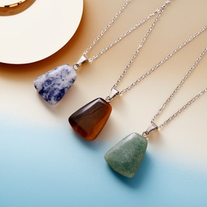 Collier avec pendentif géométrique en pierre naturelle, en acier inoxydable, bijoux à la mode pour femmes, forme de goutte d'eau, couleur verte - Product Image 2