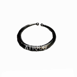 Bracelet manchette en laiton plaqué argent antique avec nœud papillon mignon pour femme indienne - Product Image 1