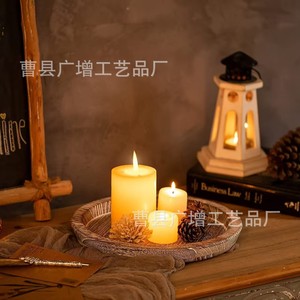 Plateau décoratif rond en bois avec porte-bougie et vase pour la décoration de table de mariage - Product Image 2