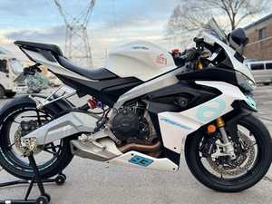 <span class=keywords><strong>Aprilia</strong></span> RS660 - <span class=keywords><strong>Moto</strong></span> <span class=keywords><strong>sportive</strong></span> haute performance 660cc 105HP à quatre temps avec démarrage électrique et fonction de démarrage au pied, durable - Product Image 3