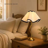 Lampe de table LED sans fil moderne rechargeable avec abat-jour plissé festonné, contrôle tactile, intensité réglable, décoration intérieure, abat-jour personnalisable