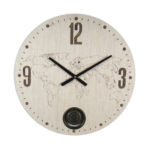 Horloge murale à pendule en bois décorative vintage de petite taille de 50 cm (20 pouces) avec un design de <span class=keywords><strong>carte</strong></span> du <span class=keywords><strong>monde</strong></span> - Product Image 2