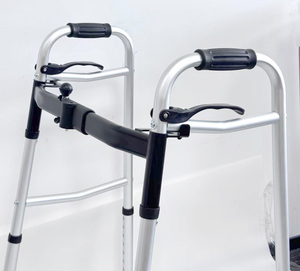 3 इंच 360 डेस्गरी पहियों और 3 गुना डिजाइन रोलर वॉकर के साथ एल्यूमीनियम फोल्डिंग वॉकर - Product Image 2