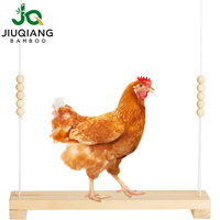 Jouet pour volailles JQ Safe, perchoir à bascule en bois naturel de 40 cm avec perles en bois, design durable pour poules et oiseaux