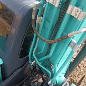 รถขุด SK200D kobelco มือสองประสิทธิภาพสูงพร้อมเครื่องยนต์ของ Isuzu และส่วนประกอบหลักสำหรับโครงการก่อสร้าง - Product Image 4