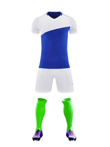 26 maillots de football hautement personnalisables. Nous prenons en charge les commandes que nos concurrents n'osent pas prendre en charge. Contactez-nous pour plus d'informations. - Product Image 4