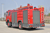Camion de pompiers de prix usine de camion de lutte contre l'incendie de SINOTRUCK HOWO-7 310HP 4x2 avec le système de réservoir et de mousse d'eau