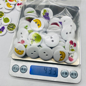 100 cái/túi trái cây hỗn hợp in dưa hấu chuối anh đào lê táo 2 lỗ nút gỗ ưa thích nút quần áo hoạt hình - Product Image 2