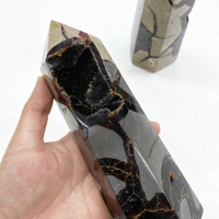 Toptan Doğal Kristal El Sanatları Büyük Boy Yosunlu Akik Kule Çubuk Oymalı Uçlu Şifa Taşı Ev Dekorasyonu İçin