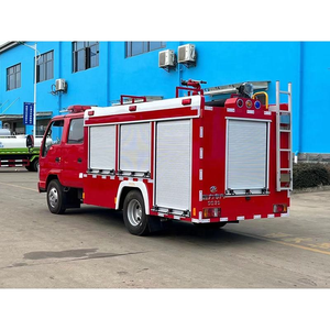 Camion de lutte contre l'incendie à mousse d'eau ISUZUU 3000L 4X2 4X4, directement de l'usine, pour interventions d'urgence municipales et industrielles - Product Image 4