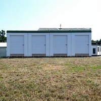 LIYOU Unités de stockage modernes préfabriquées en structure acier, modulaires et personnalisables pour bureaux, ateliers, garages, remises et entrepôts