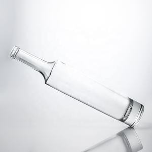 Venta al por Mayor de Botellas de Vidrio Transparentes Redondas Personalizadas para Whisky y Tequila de 500ml, 700ml, 750ml con Corcho - Product Image 4