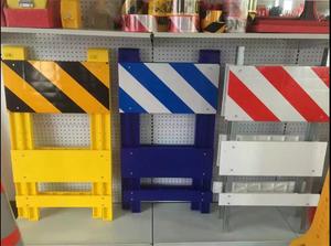 Barrera de Valla Reflectante Blanca, Placa de Advertencia de Plástico con Cinta Reflectante para Seguridad Vial y Advertencias de Carretera - Product Image 5