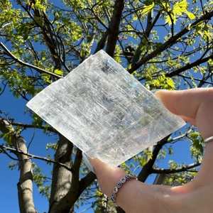 แคลไซต์สีรุ้งธรรมชาติแบบขัดเงา คริสตัลบำบัดสำหรับการทำสมาธิทางจิตวิญญาณ ของตกแต่งบ้าน ของสะสม ของขวัญ ขายส่ง - Product Image 2