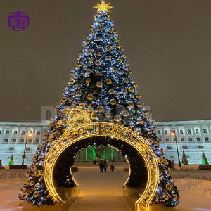 Guirlande lumineuse LED de Noël avec décorations illuminées pour la rue, le centre commercial, l'hôtel, la station balnéaire et les événements de Noël, en vente - Product Image 2