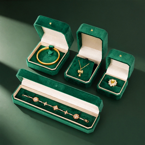 Coffret à bijoux octogonal en daim vert émeraude Zebopak avec bague, collier, bracelet – Collection de cadeaux de Noël et de fêtes – Fabricant - Product Image 3