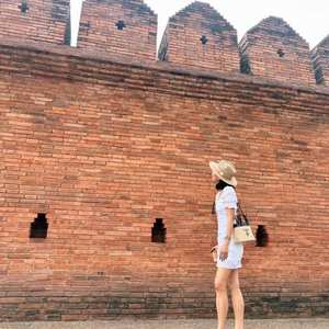 Chapeau de plage d'été pour femme, protection solaire, tissé à la main en paille de mer, style sombrero décontracté pour les vacances - Product Image 3