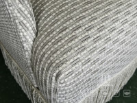 Fauteuil simple moderne de luxe avec pompons en velours, design spécial pour salon, chambre, appartement, hôtel, villa - Style détente