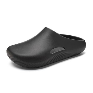 Nouvelles sandales couvertes style crocs 2026, chaussures à semelle épaisse, antidérapantes et confortables, pour l'extérieur, unisexe, pour couple - Product Image 4