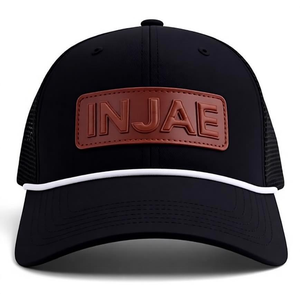 Casquette Trucker Gorras112 en maille structurée avec logo en cuir personnalisé et fermeture à pression - Product Image 1